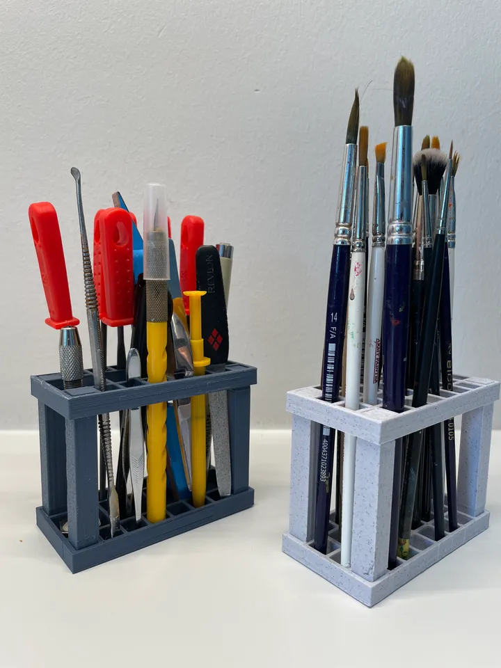Paint brush or tool holder - max 28 brushes by ATree